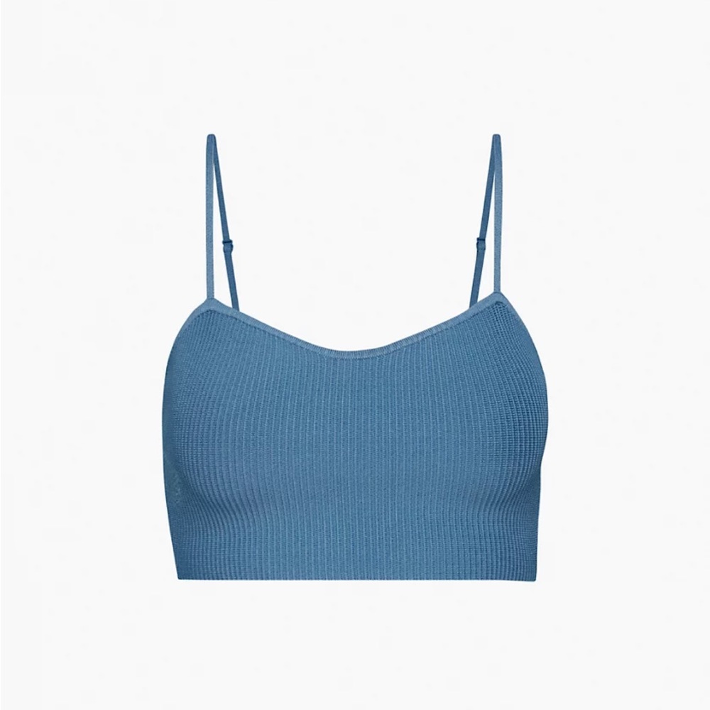 New with tags babaton sweetheart neck sculpt knit